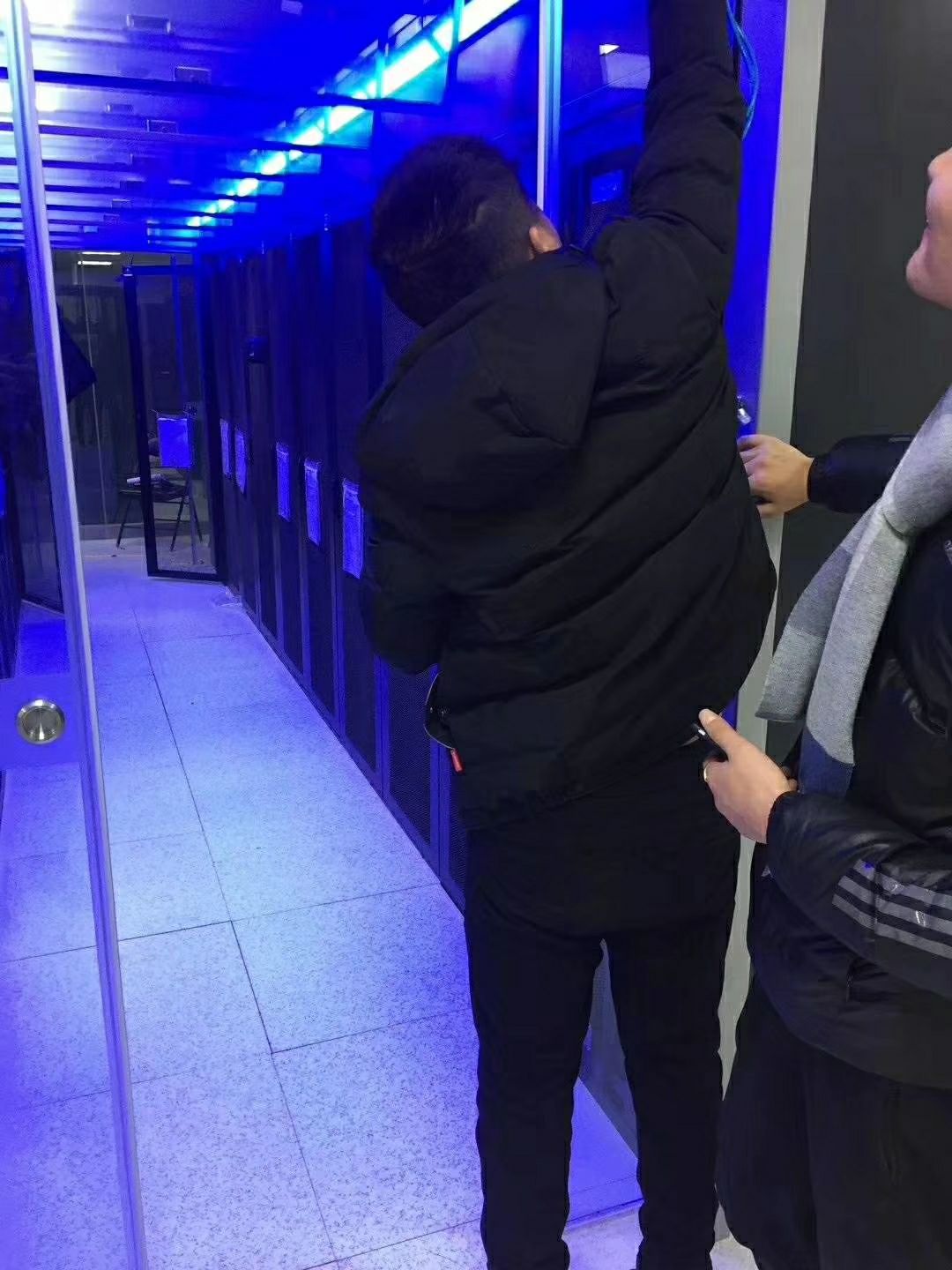 成都山特ups电源应用于成都航空研究院施工案例